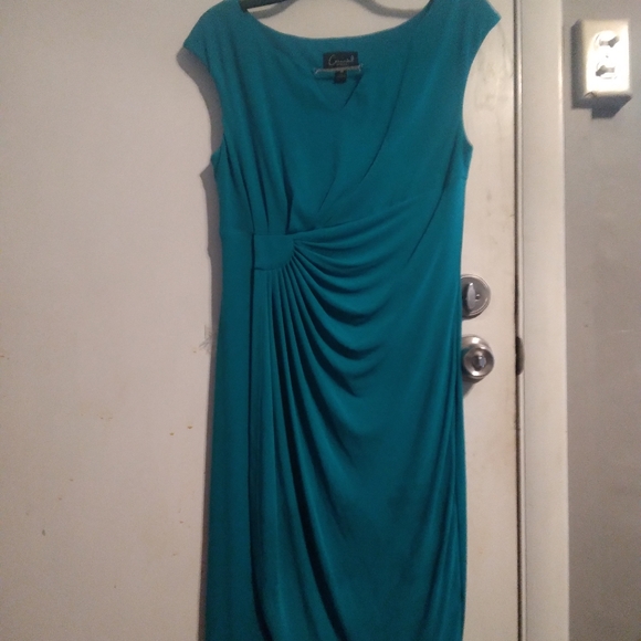 Dress - Picture 1 of 3